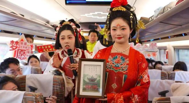 赴港高铁首发启程   西安碑林文旅“破圈”上高铁(图4)
