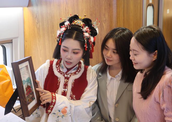 赴港高铁首发启程   西安碑林文旅“破圈”上高铁(图7)