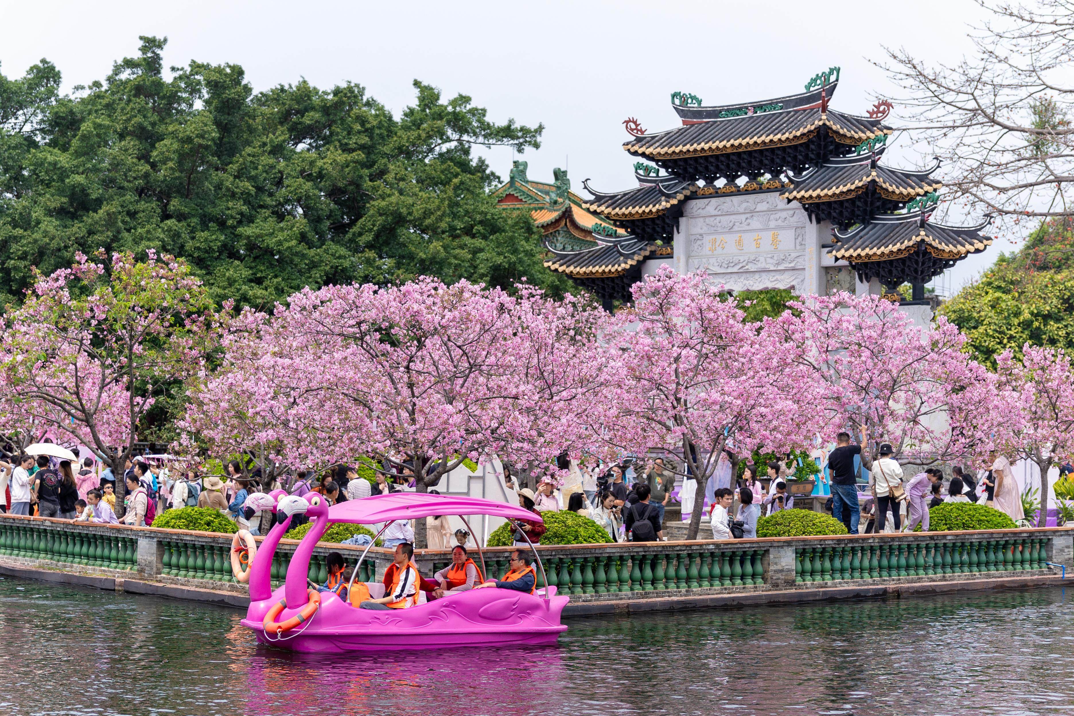 火！清明小长假广州接待游客超548万人次文旅消费总额近50亿元(图2)