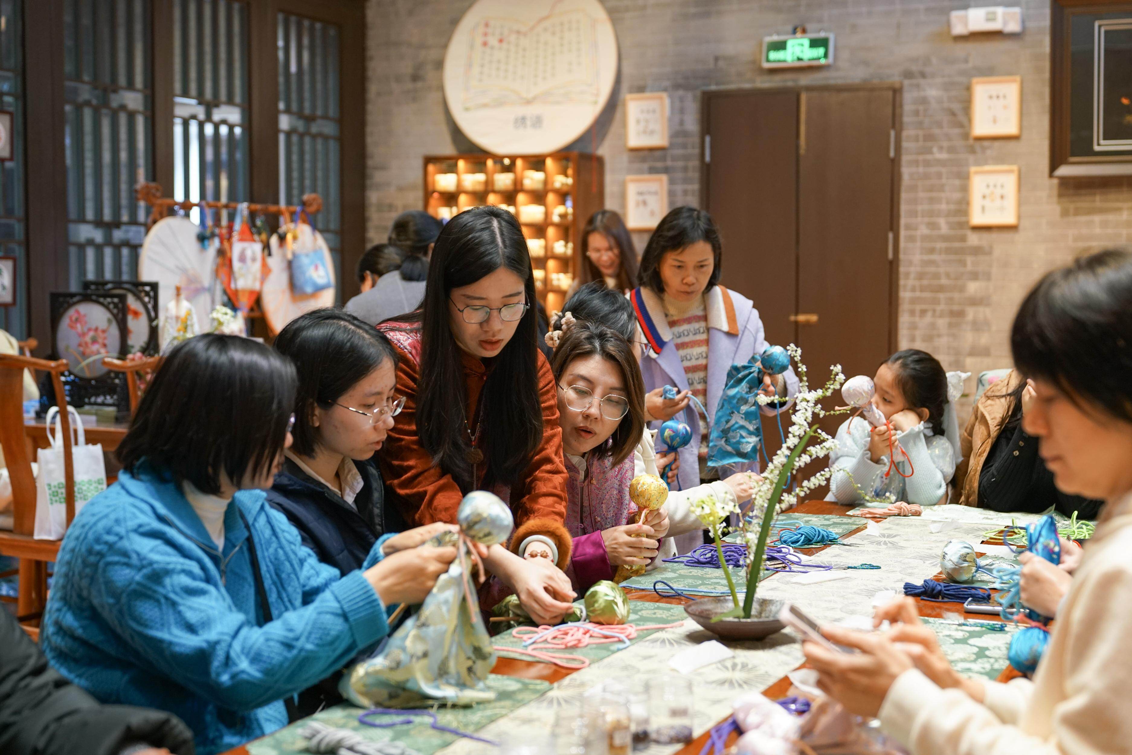 火！清明小长假广州接待游客超548万人次文旅消费总额近50亿元(图4)