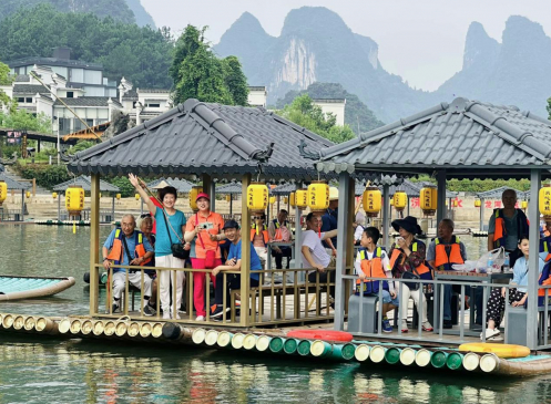 从服务到陪伴：幸福万家旅行社让定制家庭旅游更有温度(图2)